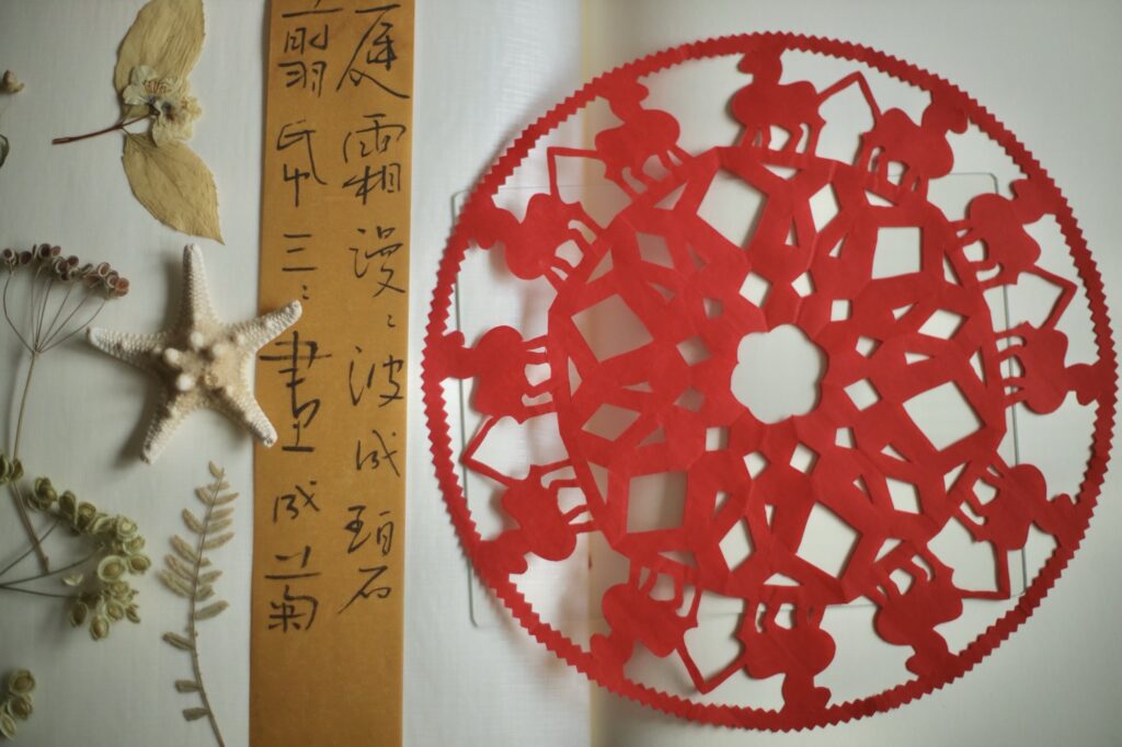 red papercutting of horses